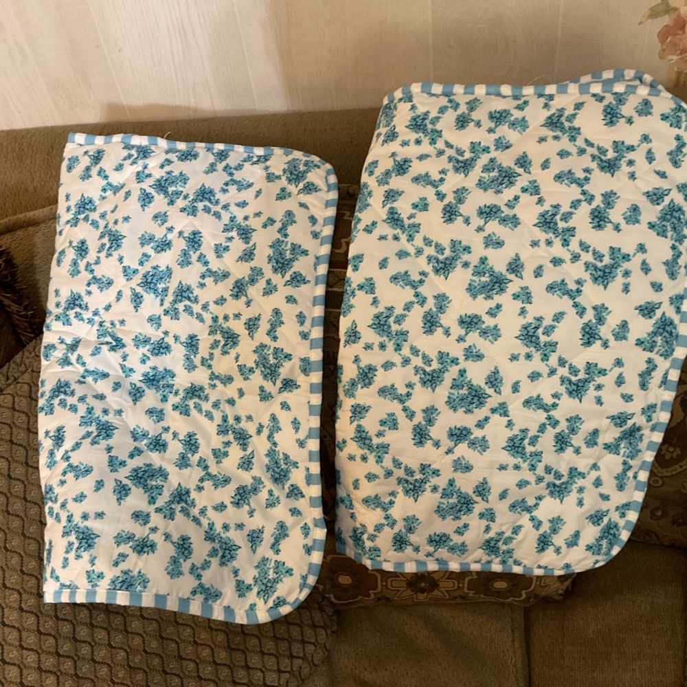 Modern Southern Home White Blue Floral Standard Shams 20" x 26" Quilted NWOT
